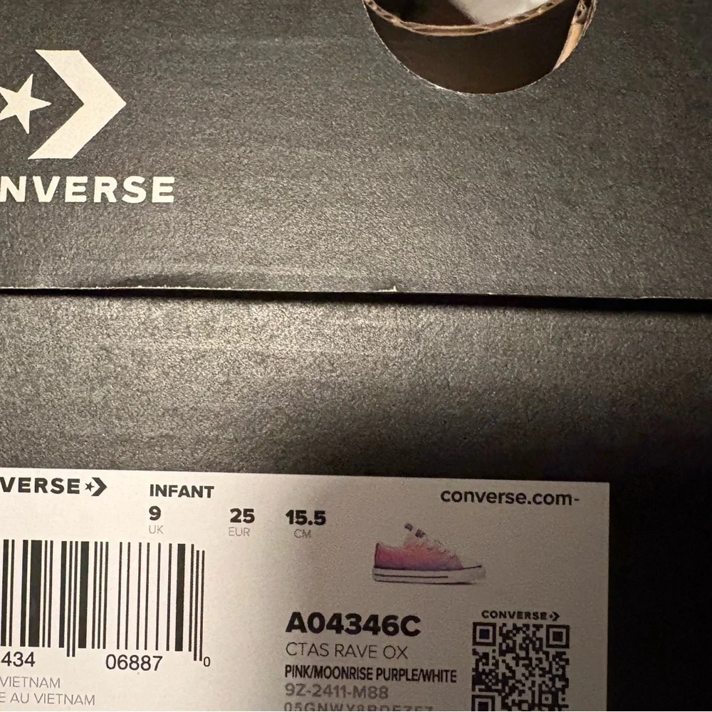 Converse vibrant pink